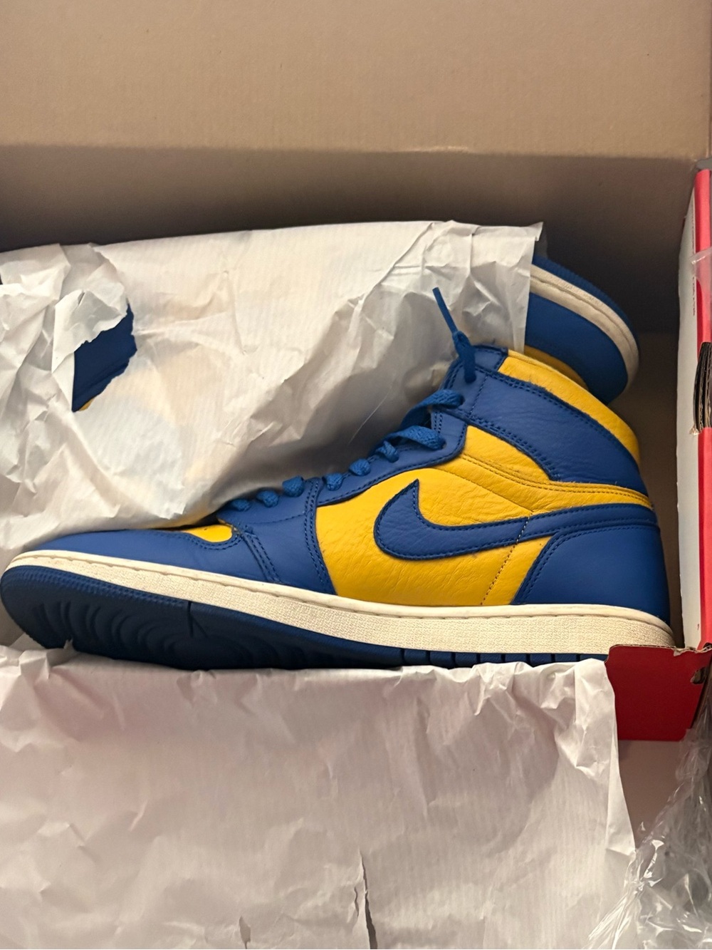 Nike High-Top Sneakers in Blue and Yellow